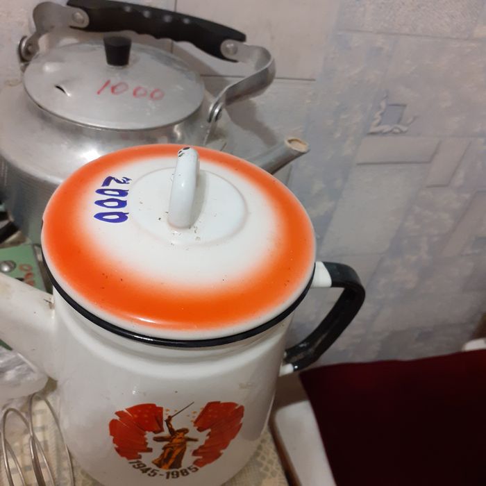 Тумбочка  5000тг.под тв.посуда