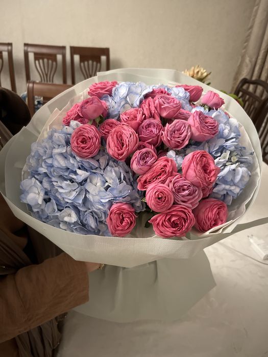 два букета свежие