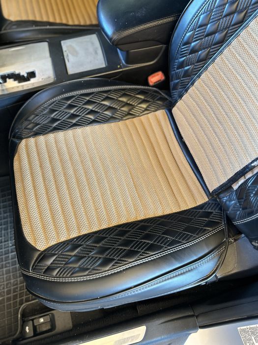 Универсальный чехол в отличном состоянии!