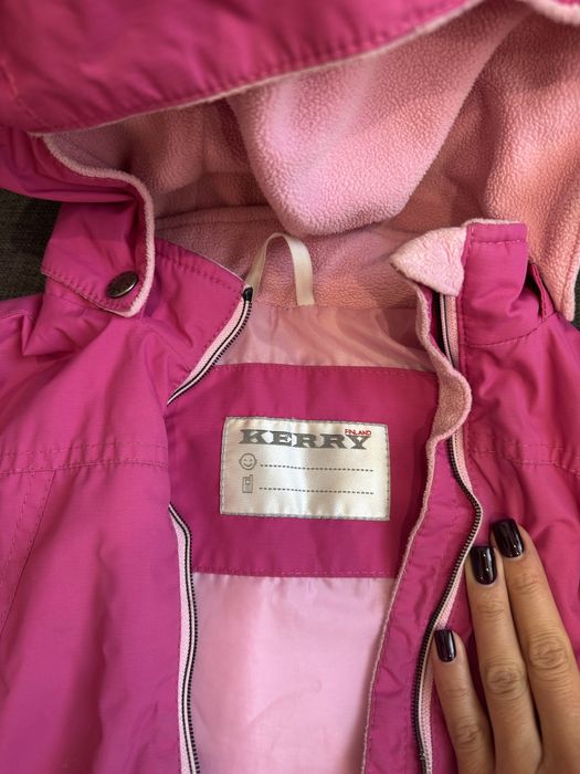 Продам детскую куртку Kerry