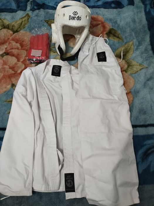 Продам кимоно .для каратэ