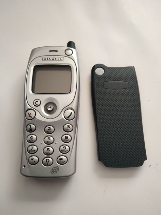 Продавам мобилен телефон Alcatel One Touch 501
