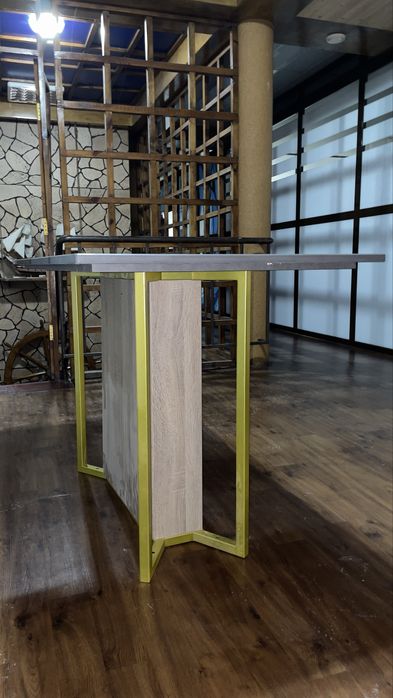 Стол с искусственным камнем