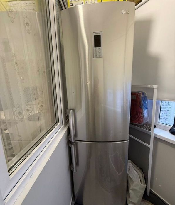 Холодильник LG продам