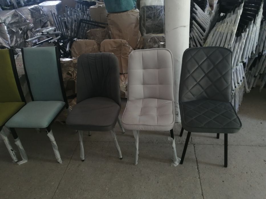 Стол и стулья в наличии