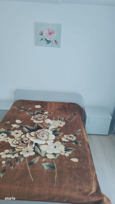 Inchiriez ap. cu 3 camere, 2 balcoane, Zona C.R.Vivo