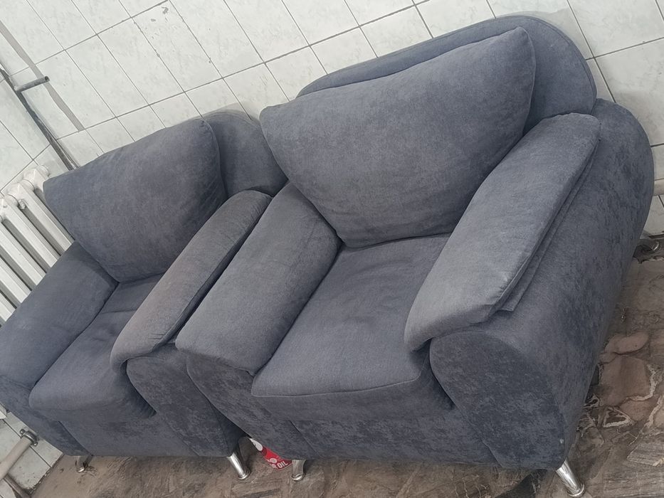 2 кресла в хорошем состоянии