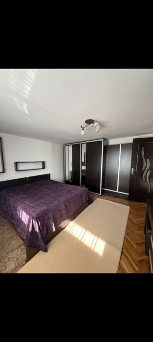 Dau în chirie apartament cu o cameră + gradina+ loc de parcare