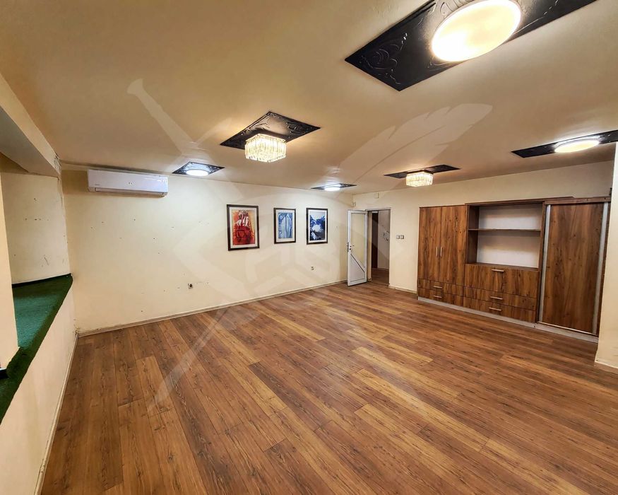 Продава се Тристаен апартамент в Бургас, Център - 106 кв.м за 4246 €/кв.м - Снимка #1