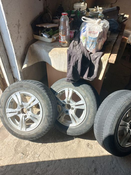 Продам шину с диском 13