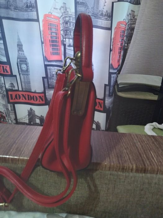 Продам сумочку.торг.