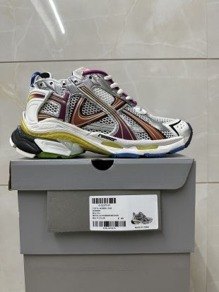 Balenciaga runner