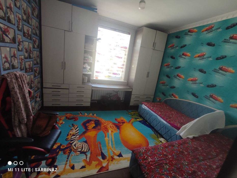 Квартира сатылады базар стоянка карама карсысында