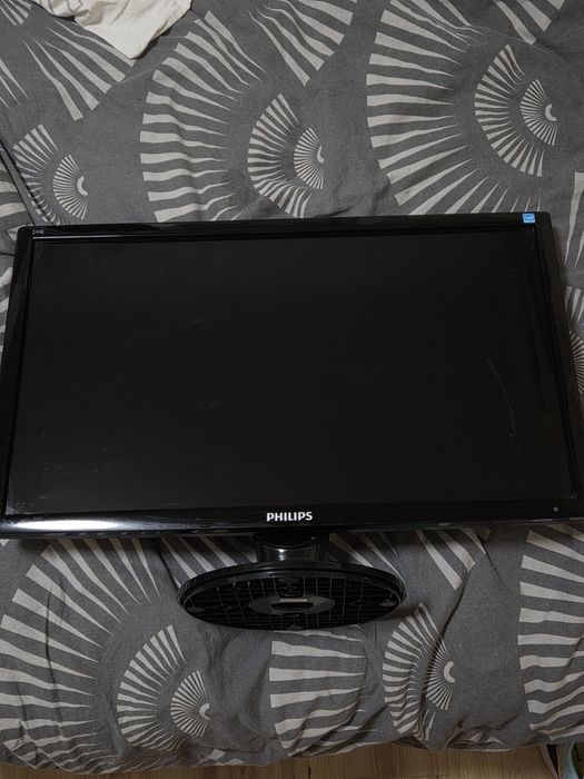 LCD монитор Philips 244E1 + клавиатура trust