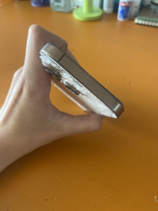 Iphone 16 pro de piese