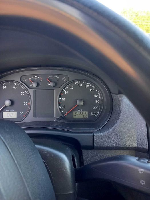 VW Polo 1.2 Benzină 2006 – Întreținută – Consum Mic