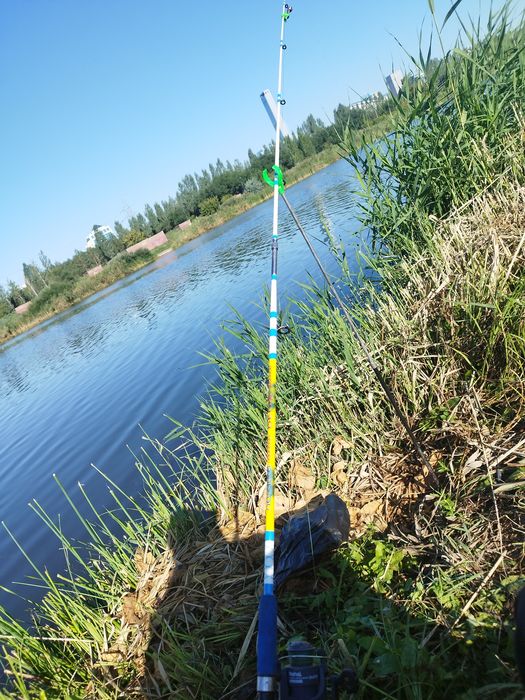 Продам 4 спиннинга б/у