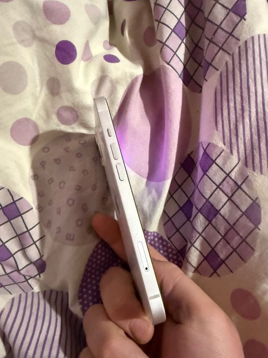 Продам айфон 13 идеал