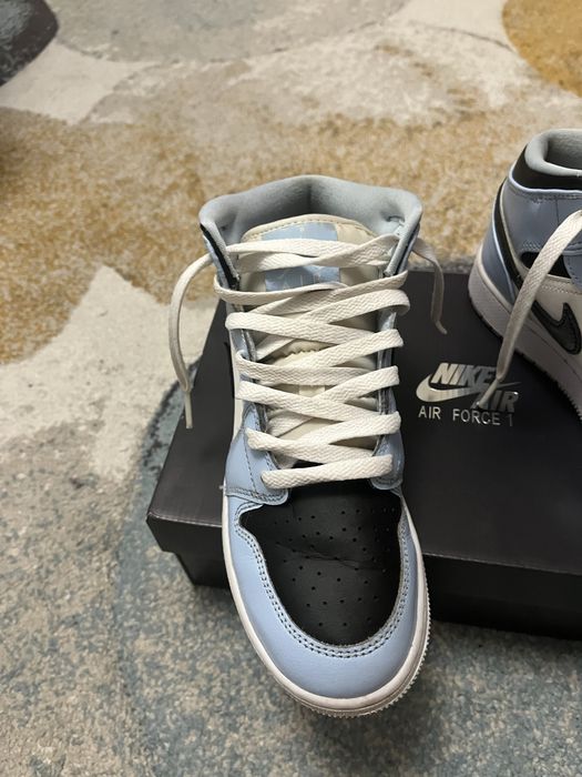 adidasi jordan 1 mie ice blue