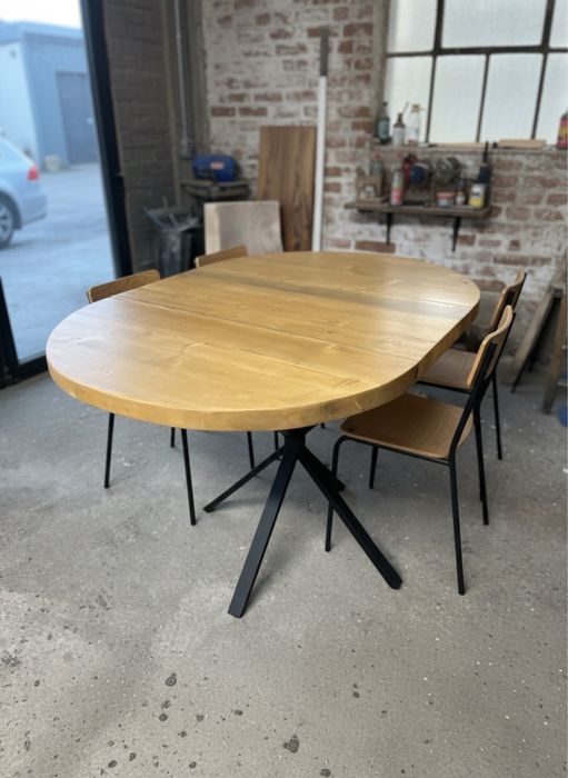 Разтегателна маса от орехова дървесина