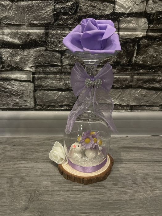 8 март цвете в чаша