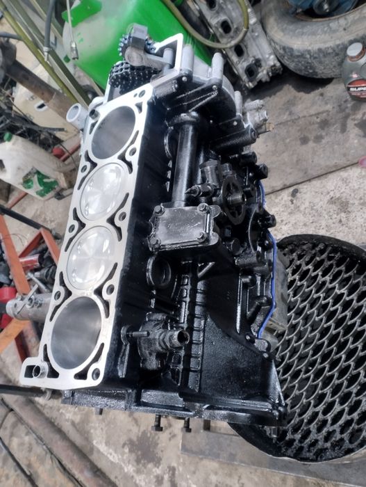 Продам двигатель 2 AZ