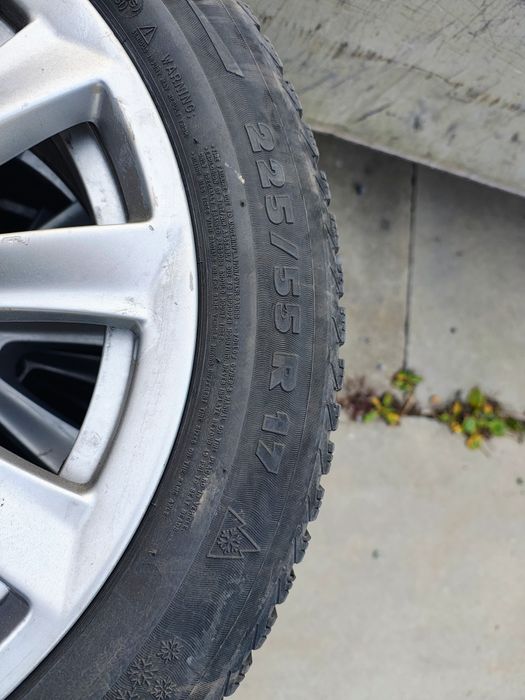 Vând anvelope Michelin 225/55r17