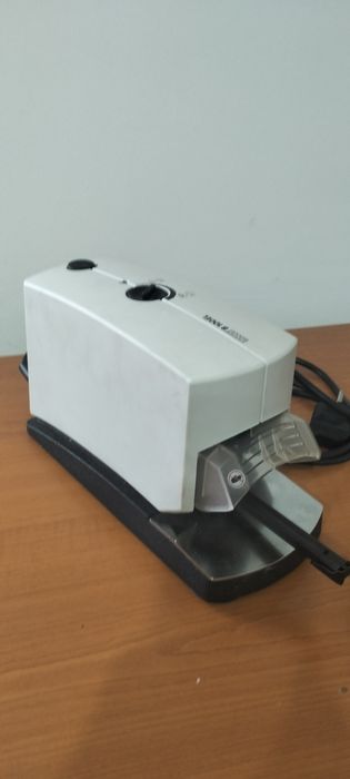 Mașina profesionala de capsat