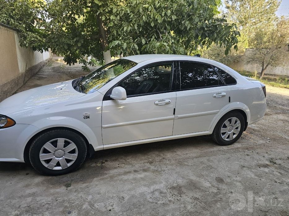 LACETTI 2 avtomobili
