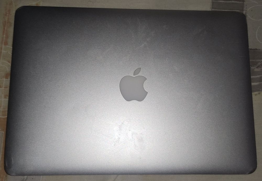 Продавам MacBook air