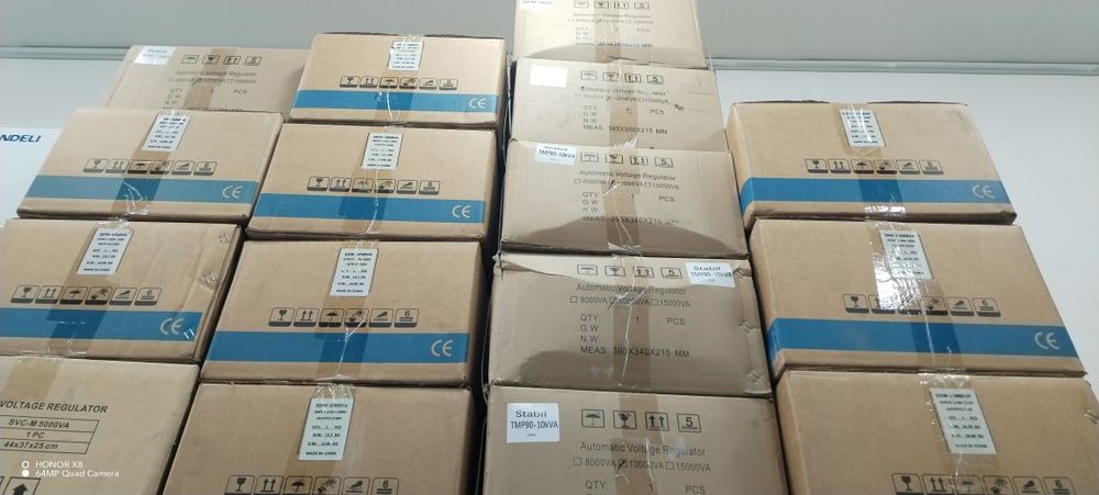 Stabilizator Andeli 1000 VA 42 y.e.