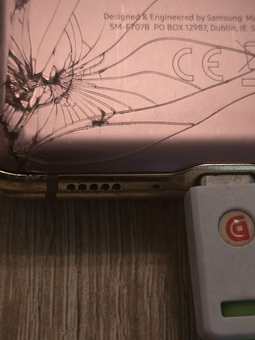 Z flip 5g за части Samsung