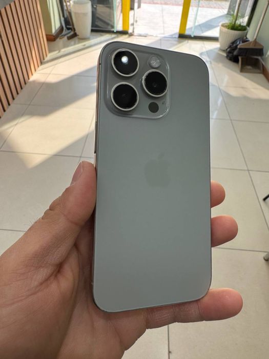 Iphone 15 pro natural titanium  128gb 85% емкость