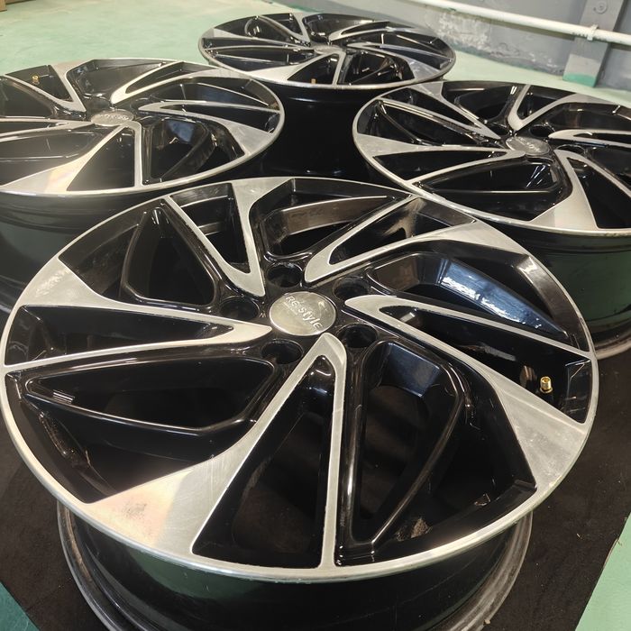 R18 PCD 5 *114,3 Комплект  легкосплавных дисков