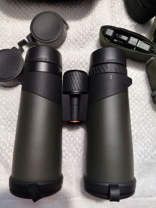 Vînd binoclu Solognac etanș 900  10-42 kaki  nou
