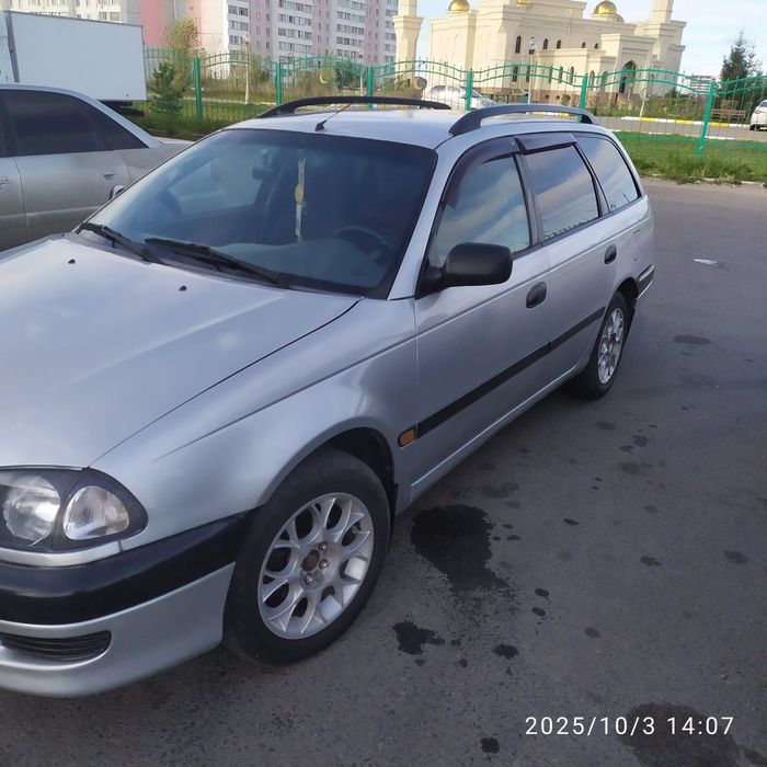 Продам тайота авенсис