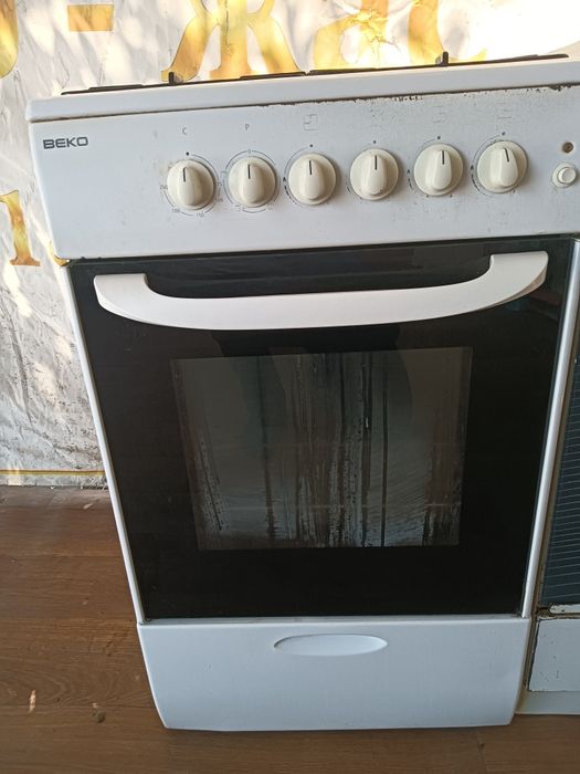 Продам газ плиту