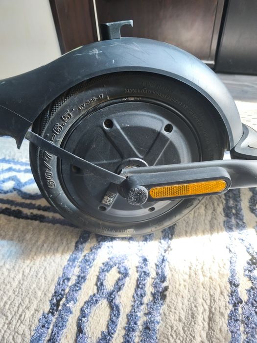 2 броя Електрическа тротинетка Ninebot F2