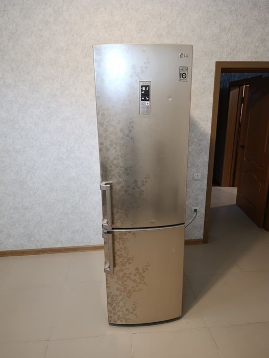 Холодильник LG продам