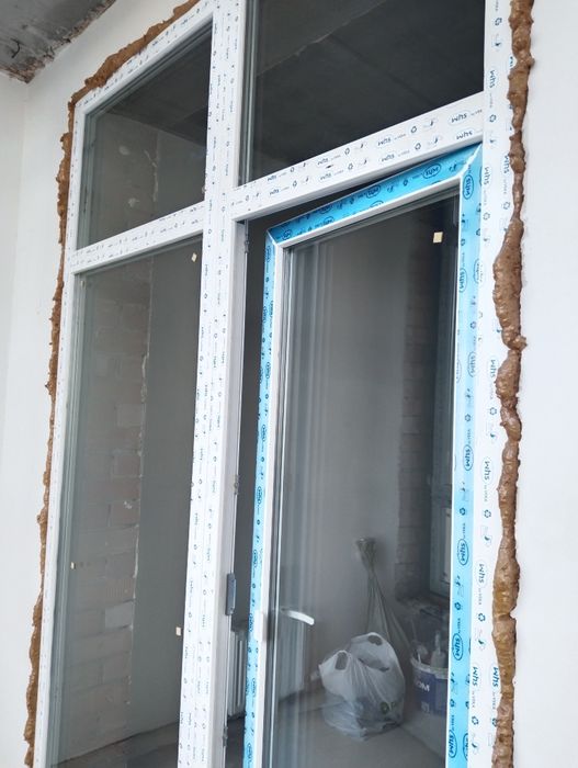 Продам пластиковые окна с дверью