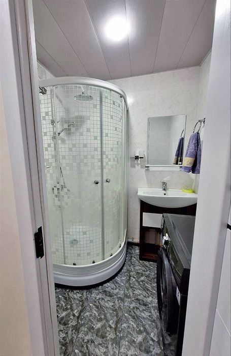 Yunusobod shahriston metro.Oilaga yoki talabalarga