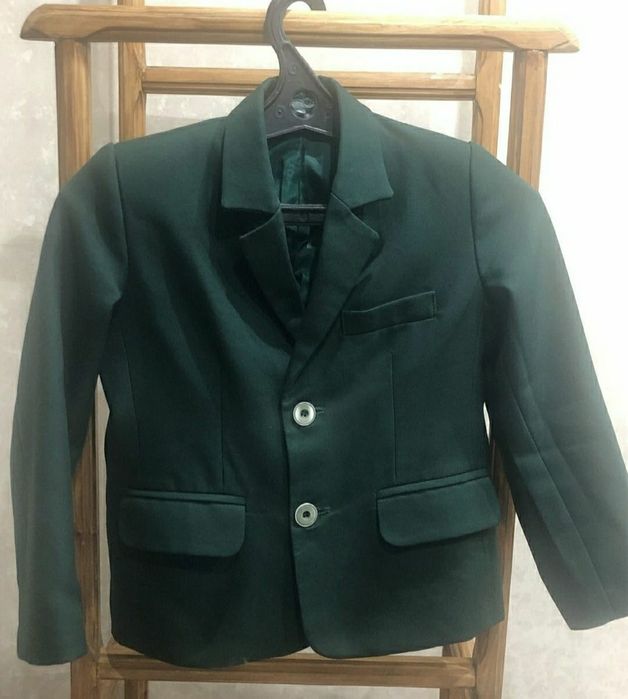 Продам школьный пиджак 1 класс