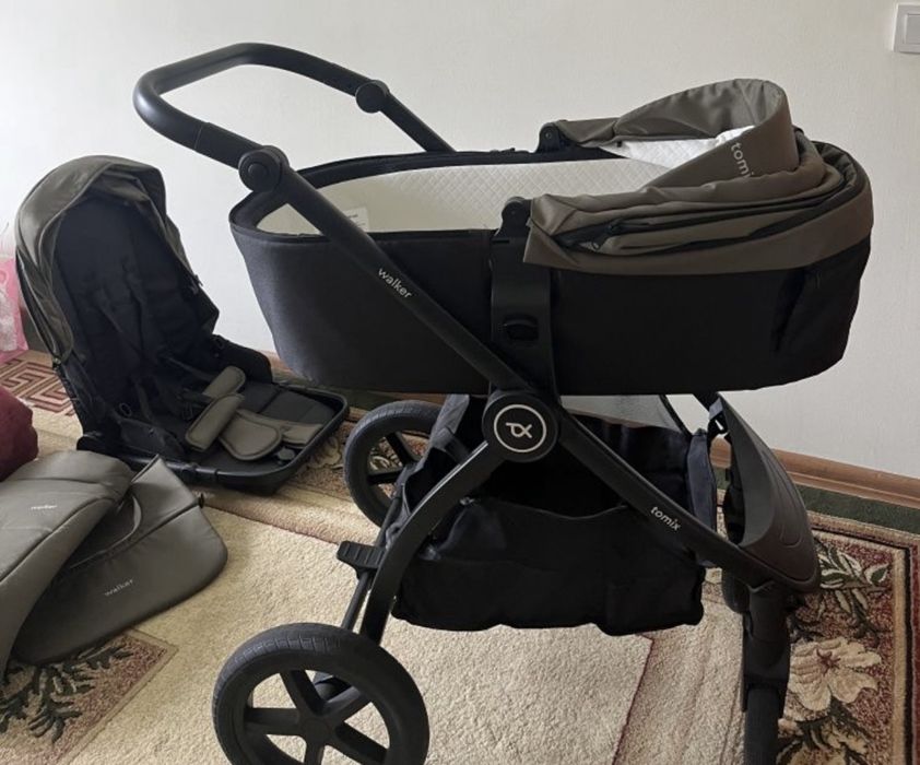 Продам коляску Walker