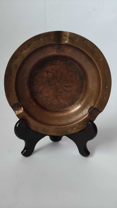 Медни пепелници гравирано дъно