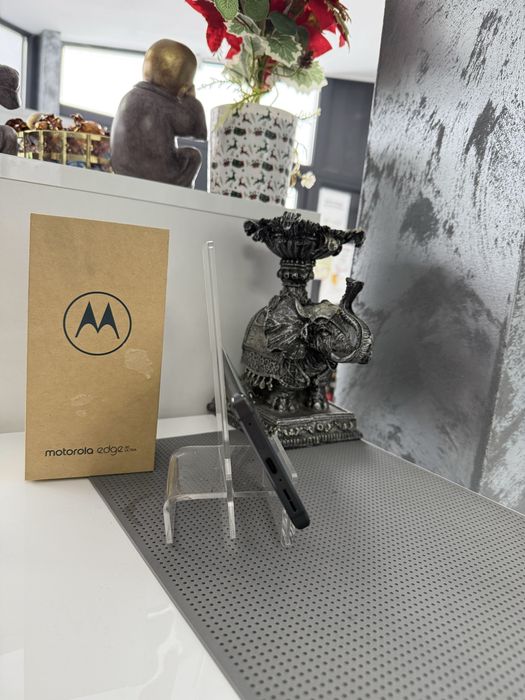 Vand motorola edge 30 ultra de 256 gb nou