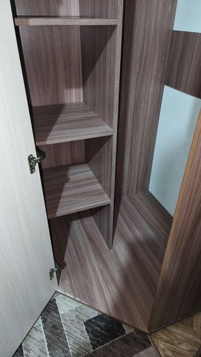 Шкаф угловой, удобный