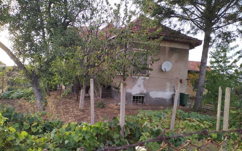 Къща с двор в Бяла Слатина