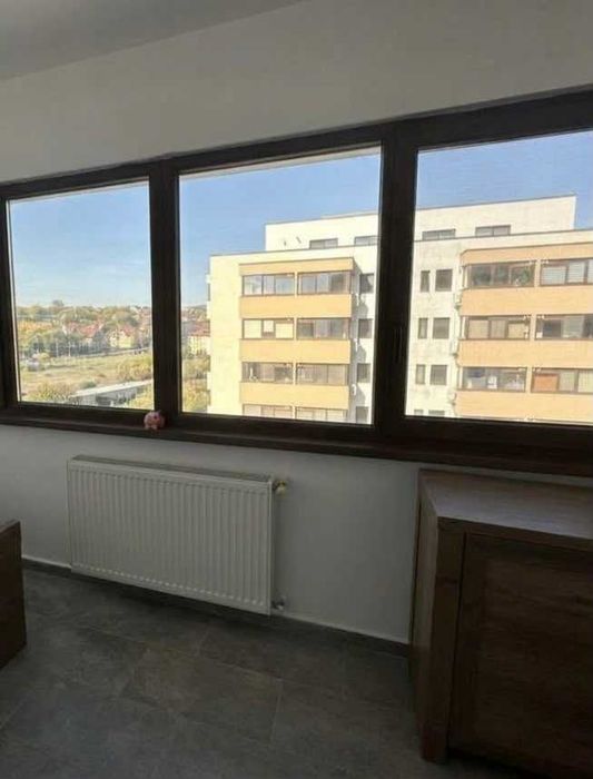 Ofer spre inchiriere apartament cu 2 camere.