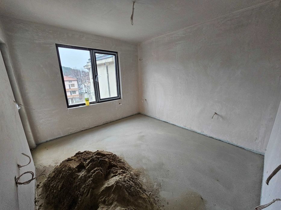 Продава се Двустаен апартамент в Велинград - 61 кв.м за 1000 €/кв.м - Снимка #2