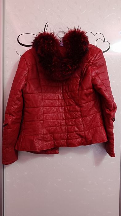 Дамско кожено яке с естествен косъм